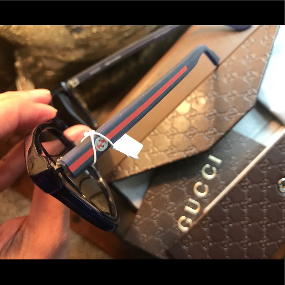 SOLD βοΈAuthentic GUCCI Unisex 50m retro sunglasses - Picture 3 of 8
